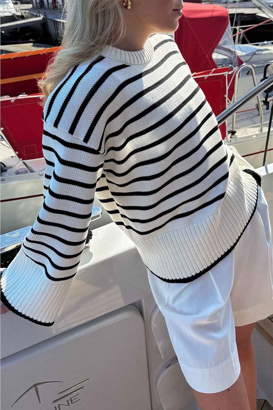 ADONI KNITTED SWEATER BLACK