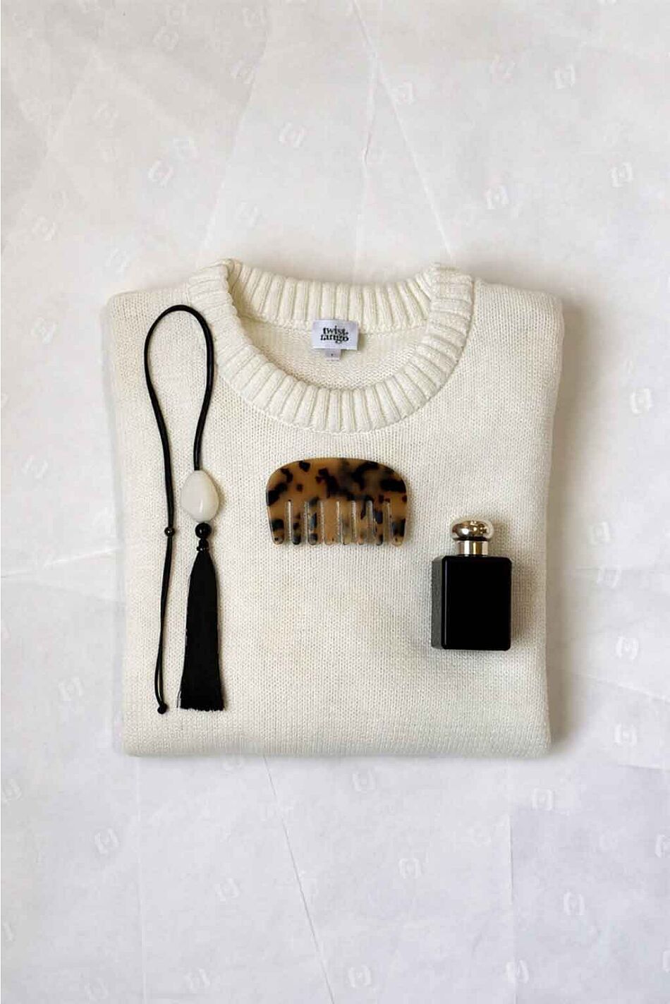 ADONI KNITTED SWEATER WHITE