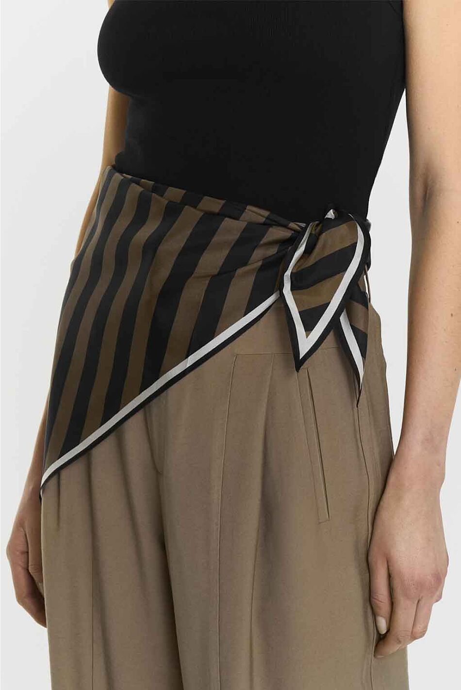 ERINNA SILK SCARF BLACK BEIGE