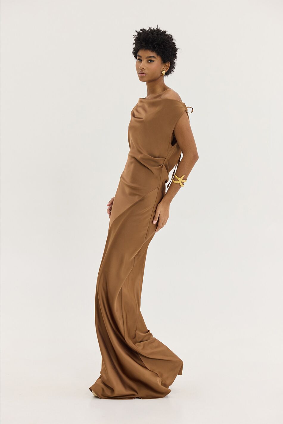 GOLD DRESS CHOCOLATE