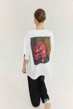 CHEETAH T-SHIRT (VASE WITH ROSES)