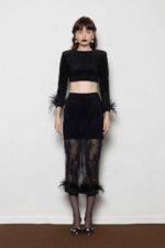 CROP TOP WITH FEATHERS