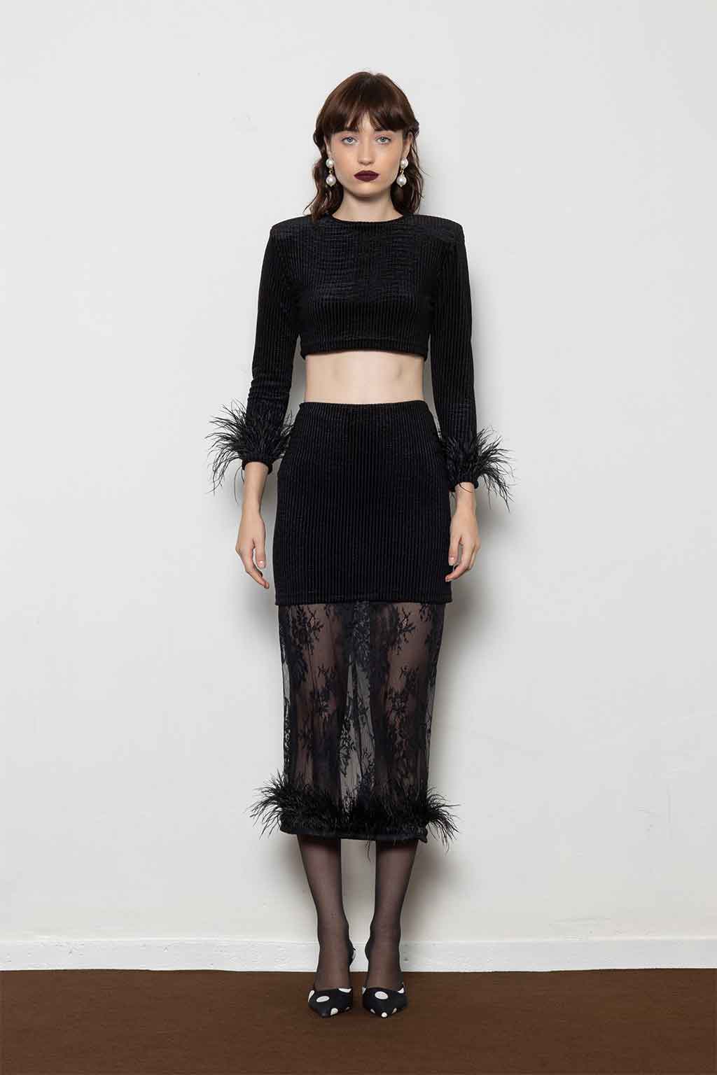 LACEY SHIRT CROP TOP WITH FEATHERS