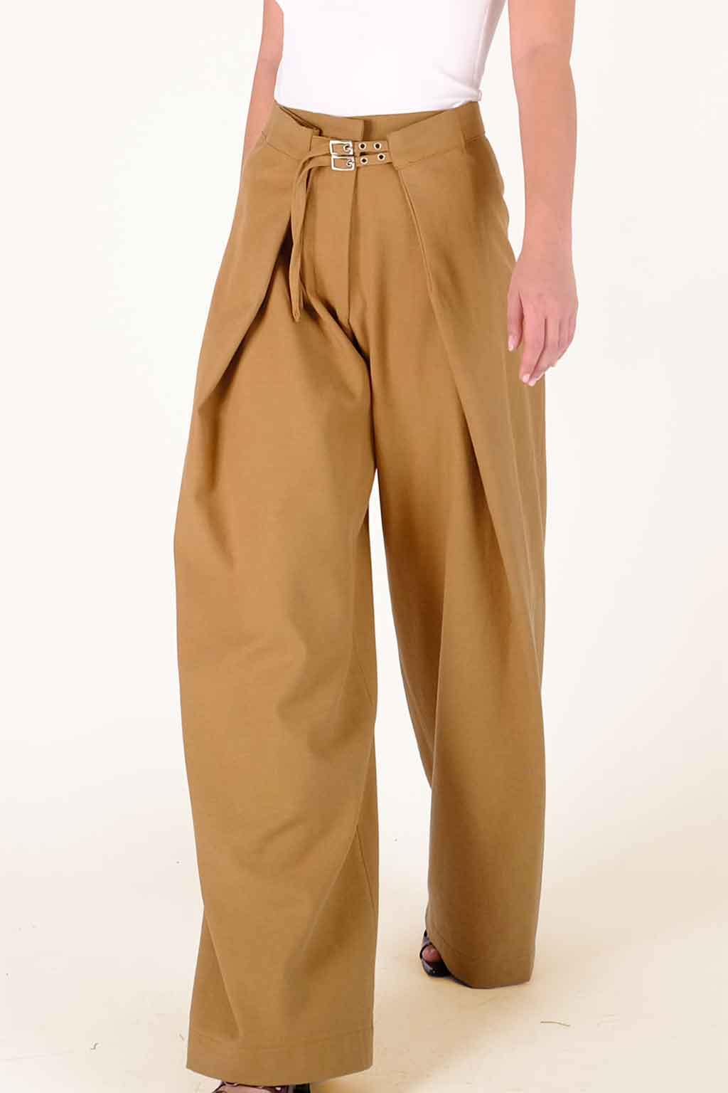 HELENA CAMEL HELENA CAMEL